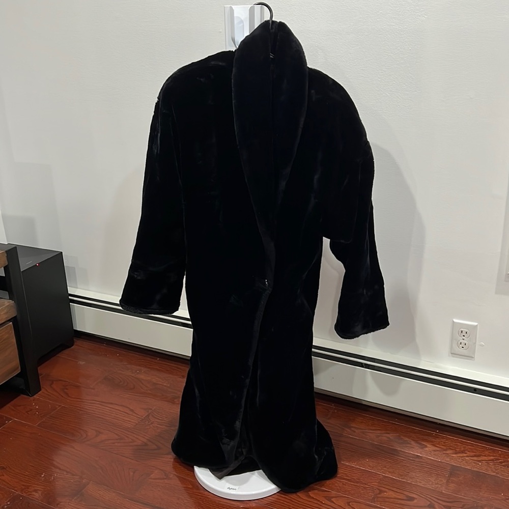 Express fur 44” length 🖤